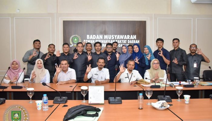 Sekretariat DPRD Penyerahan SK kepada Tenaga Non ASN Tahun Kerja 2025