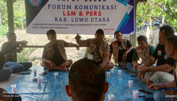 FK LSM & PERS Luwu Utara Gelar Rapat Kerja di Destinasi Wisata Bendungan Desa Tamboke