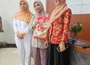 Sambut Bulan Suci Ramadhan,DWP Sulbar Berbagi Beras dengan Pegawai Pemprov Sulbar
