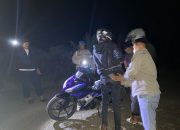 Polsek Pitumpanua Polres Wajo Bubarkan Kelompok Remaja yang Terlibat Balap Lari Liar