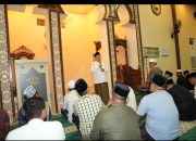 Wakil Gubernur Sulbar Shalat Tarawih Berjamaah di Mesjid Ar-Rahman Karema Mamuju