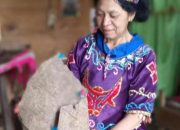 Pengrajin Kain Kulit Kayu Rampi, Menanti Uluran Tangan Pemerintah