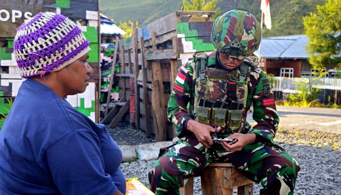 Satgas TNI Maksimalkan Layanan Kesehatan Ke Masyarakat Puncak Jaya