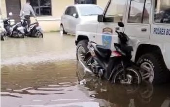 Hujan Deras Terjang Wilayah Bone, Kantor Polres Ikut Terendam