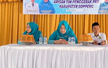 Buka Arisan Bulanan PKK Kabupaten Soppeng, Ini Pesan Penting Bunda Suarni