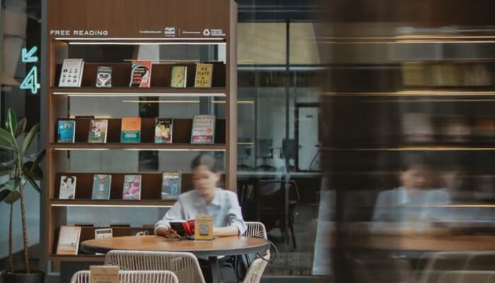 ASHTA District 8 Menjadi Mall Pertama yang Menghadirkan “Free Reading Space”