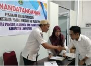 Penandatanganan Perjanjian Kinerja, Di Lingkup Disporapar Diminta Tingkatkan Disiplin.