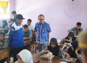 Tinjau Langsung di SMAN 1 Kalukku, Gubernur Suhardi Duka: MBG di Sulbar Harus Sesuai Harapan Presiden