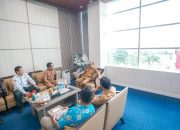 Plt Karo Pemkesra Sulbar Dampingi Gubernur Terima Audiensi LPPD