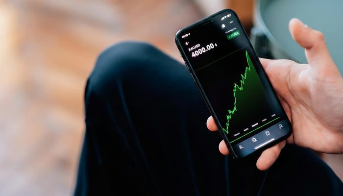 Harga Emas (XAUUSD) Stabil di Atas Level $4.000 Ditopang Kekhawatiran Shutdown AS