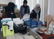 Pemprov Sulbar Serahkan 217 Berkas Beasiswa untuk Diproses Pencairan
