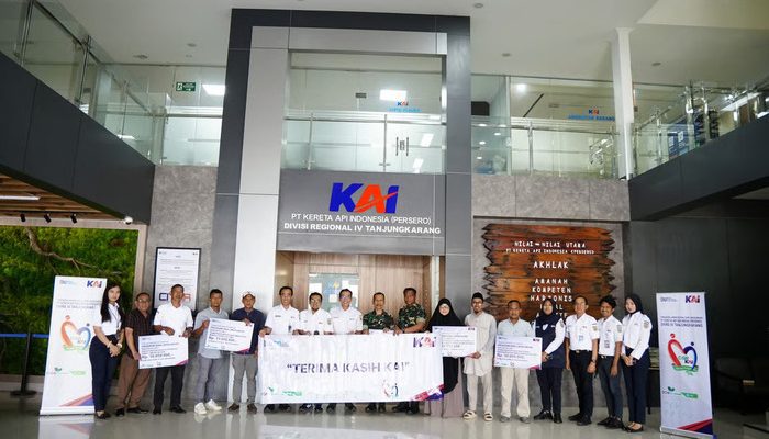 KAI Divre IV Tanjungkarang Kembali Salurkan Bantuan Bina Lingkungan Triwulan IV 2025