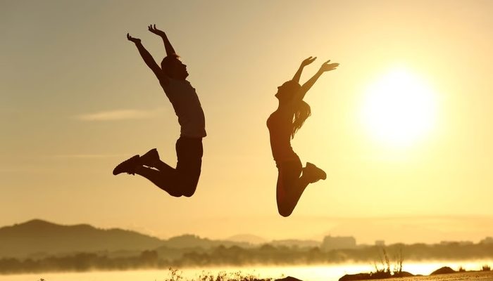 Bukan Cinta yang Menyiksa, Tapi Harapan yang Memenjarakan: Menyelami Tiga Level Hubungan Manusia