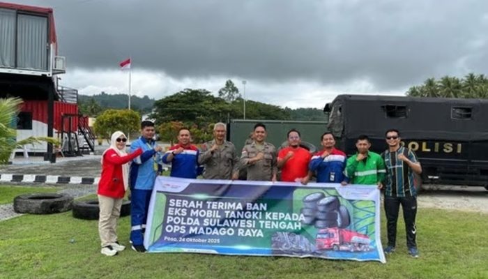 Elnusa Petrofin Lanjutkan Cegah Abrasi dengan Hibah 367 Ban Eks Mobil Tangki ke Polda Sulteng