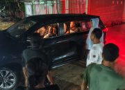 Menyelami Keluhan Warga: Kisah Wagub Sulbar Menembus Banjir Malam di Desa Kenje