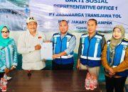 Salurkan Bantuan Sosial Alat Kebersihan Lingkungan, JTT Dukung Kebersihan Berkelanjutan di Bekasi