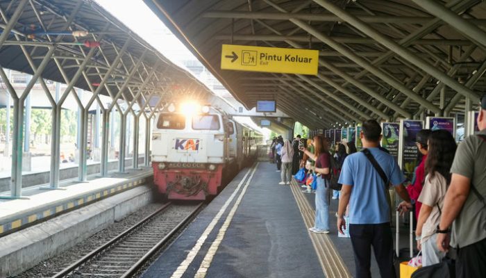 Explore Jakarta Cityscape by Train! Nikmati Diskon 20% dari KAI Daop 8 Surabaya di Jakarta Travel Fair 2025