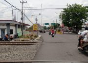 KAI Daop 8 Surabaya Lakukan Perbaikan Jalan Perlintasan di Mojokerto, Imbau Pengguna Jalan Gunakan Jalur Alternatif