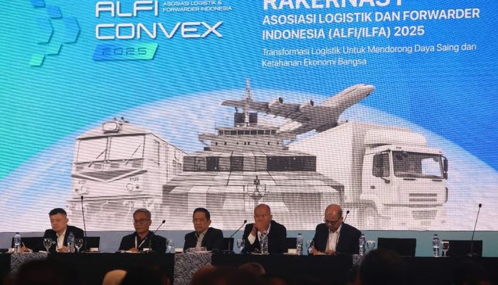 Beradaptasi dan Bertransformasi: Mendigitalisasi Rantai Pasok untuk Daya Saing Global