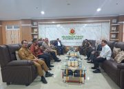 Plt. Kalaksa BPBD Sulbar Pimpin Rapat Perdana Persiapan Peresmian Jembatan Sungai Nipa-Nipa dan Tanggul Tapandullu