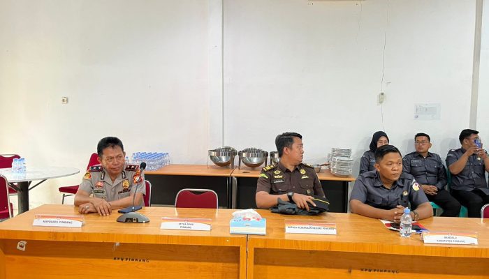 Wakapolres Pinrang Hadiri Rapat Pleno Rekapitulasi Daftar Pemilih Berkelanjutan Triwulan IV