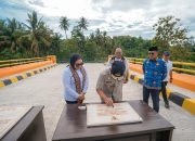 Dana BNPB Rp21 Miliar Dikonkretkan, Gubernur Suhardi Duka Resmikan Jembatan dan Tanggul di Tapandullu