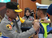 Apel Gelar Pasukan Ops Lilin Marano, Tandai Pelayanan Nataru 2025, Kapolda Sulbar: Jamin Layanan Menyeluruh