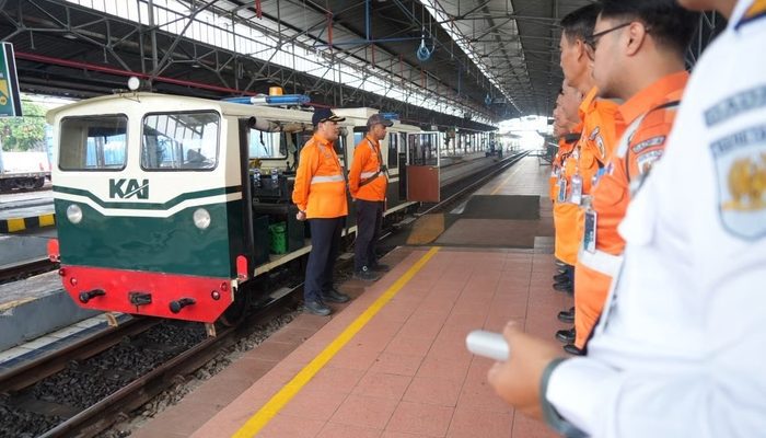 KAI Daop 4 Semarang Intensifkan Pengecekan Jalur dan Stasiun Wilayah Semarang Hingga Grobogan untuk Memperkuat Keandalan Prasarana dan Layanan Jelang Nataru 2025/2026