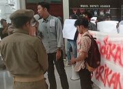 Gemppar Unjukrasa Minta Umar Simangunsong Mundur Dari Jabatannya,Ini Sebabnya !