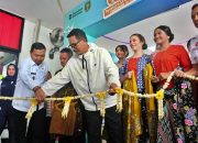 Rayakan Hari Ibu dan Dukung UMKM dalam Angkutan Nataru 2025/2026, KAI Daop 7 Madiun Gelar Fashion Batik dan Bazar di Stasiun Madiun