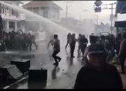 Lempar Batu Warnai Aksi Mahasiswa di Mamuju, Sejumlah Aparat Luka