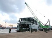 Dari Pelabuhan Belawan, Bantuan Logistik TNI AD Menuju Wilayah Terdampak
