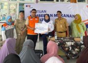 Peringati Hari Gizi Nasional, KAI Logistik Distribusikan 300 Paket Gizi Untuk Masyarakat Di Marunda