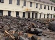 PU Kirim Personel dan Alat Berat Atasi Banjir Sitaro