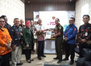 Inspektorat Sulbar Serahkan Hasil Audit PKKN kepada Aspidsus Kejati Sulbar