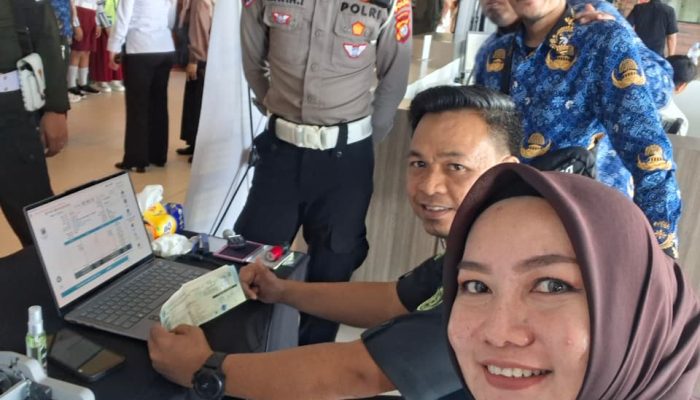Layanan Samkel UPTD Pelayanan Pajak Mamuju Merapat ke Publik, Edukasi Pajak dan Keselamatan Lalu Lintas Menggema di Mall Matos Mamuju