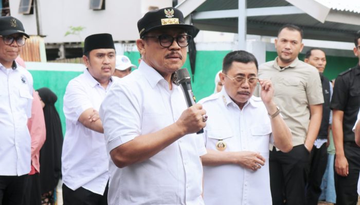 Pantau Pasar Murah di Majene, Gubernur Suhardi Duka Pangkas Harga Bawang dan Telur, Warga Antusias Belanja