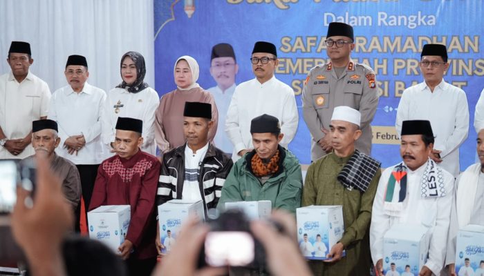 Safari Ramadan di Majene, Gubernur Sulbar Bagikan 1.000 Paket dan Sampaikan Alokasikan Rp50 Miliar untuk Pembangunan