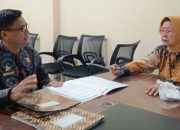 Kadinsos P3A dan PMD Sulbar Darmawati Terima BAST dan SPH Kendaraan dari Kemensos RI