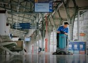 Ride On Scrubber, Si Kecil Andalan Resclean Buat Lantai Stasiun Bersih