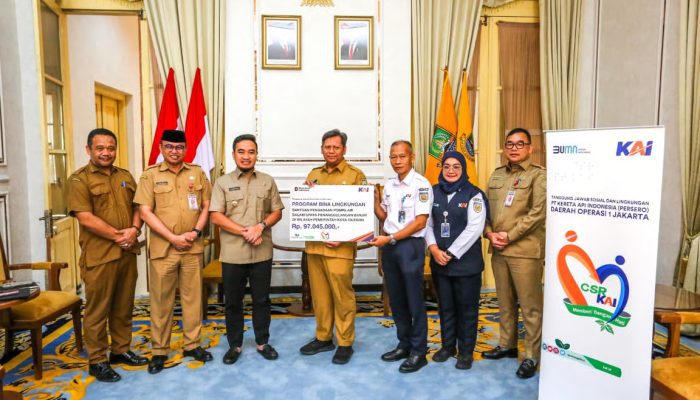 TJSL KAI Daop 1 Jakarta Salurkan Pompa Air ke Pemkot Cilegon untuk Dukung Sistem Irigasi Cegah Banjir