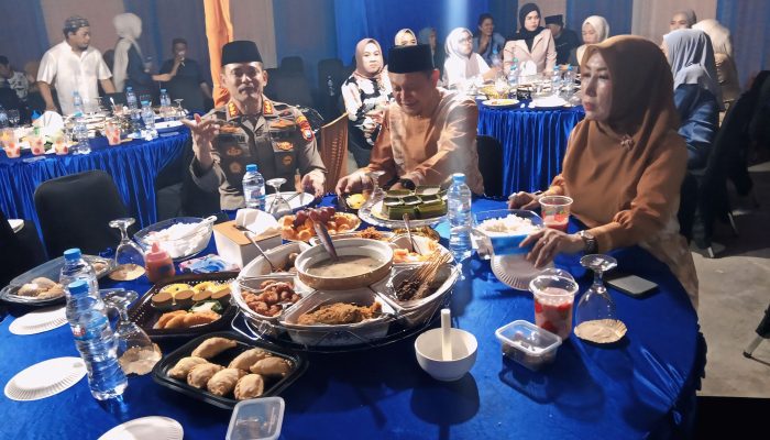 Kapolres Mamuju Hadiri Buka Puasa Bersama di Rujab Wakil Bupati, Bangun Kebersamaan di Bulan Suci