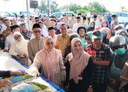 Wakil ketua DPRD provinsi Sulawesi Barat, DR hj Siti Suraida Suhardi, hadiri acara gerakan pangan murah di kantor pos