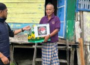 Berbagi di Bulan Ramadhan, Satnarkoba Polresta Mamuju Bagikan Puluhan Paket Sembako