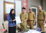 Pemprov Sulbar Serahkan SK CPNS Lulusan STTD, Perkuat SDM Transportasi Daerah