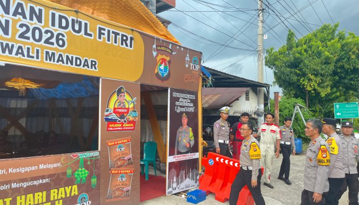 Mobile, Dirlantas Polda Sulbar Bersama Perwira Pastikan OPS Ketupat Marano Siap Melayani Masyarakat