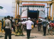 Polresta Mamuju Sigap Berikan Pelayanan dan Pengamanan di Pos Pantau Pelabuhan Simboro