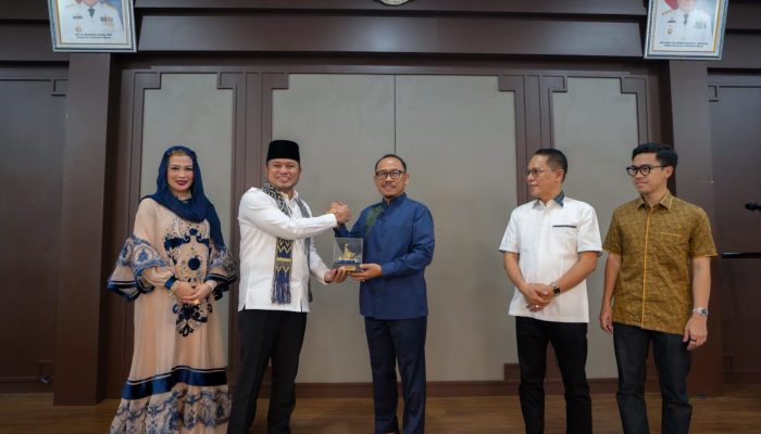 Sulbar–Kaltim Jajaki Kerja Sama Pangan, Gubernur Suhardi Duka Tawarkan Surplus 75 Ribu Ton Beras