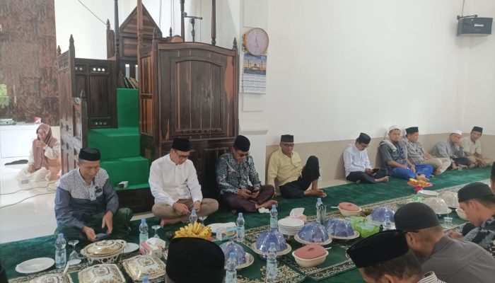 Wakili Gubernur, Kepala Biro Pemkesra Pererat Silaturahmi dalam Halal Bi Halal Masyarakat Parung