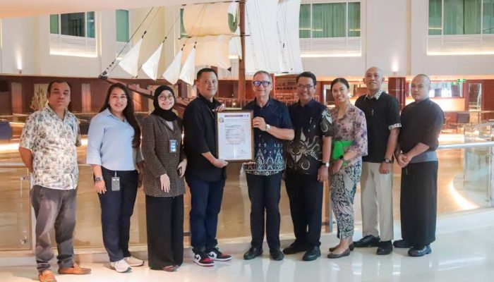 Jaga Standar Global Perhotelan, SUCOFINDO kembali Serahkan Sertifikat Hotel Bintang 5 Berbasis Risiko di Bali